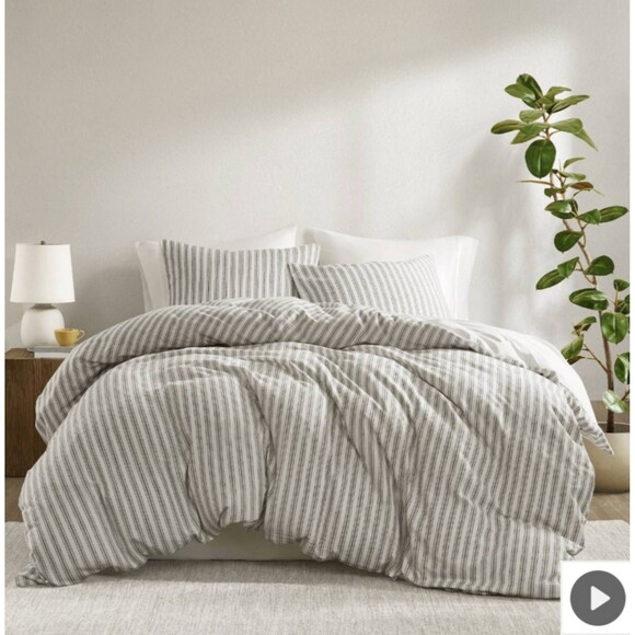 Other - Madison Park Cora 3-Pc Cotton Blend Gray/Grey Stripes Duvet Cover Set, Queen